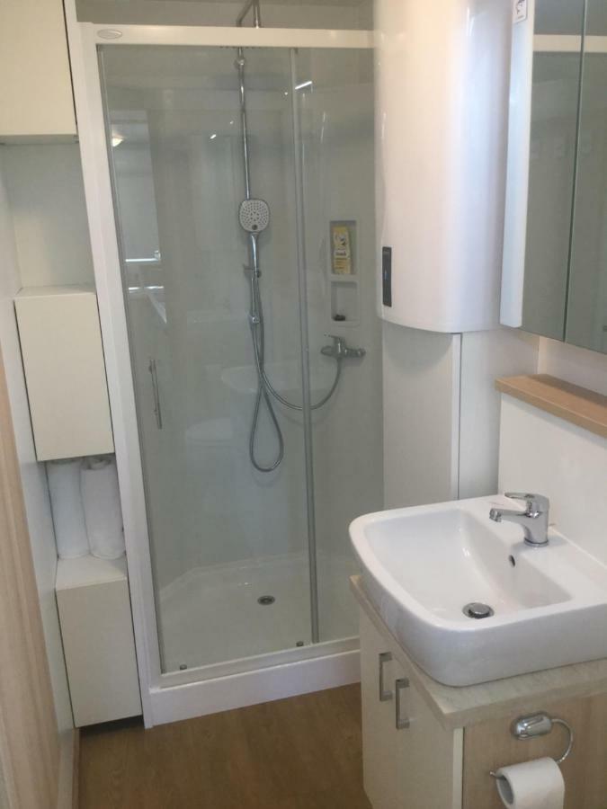 Floating Sea House Shark 1 Apartment Люция Екстериор снимка