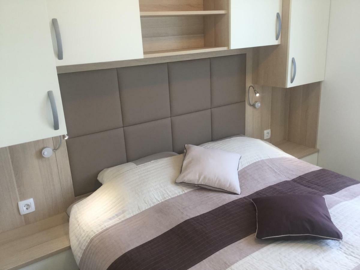 Floating Sea House Shark 1 Apartment Люция Екстериор снимка